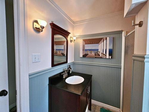 Salle de bains - 445 Rue Thomas, Lachute, QC - Indoor Photo Showing Bathroom