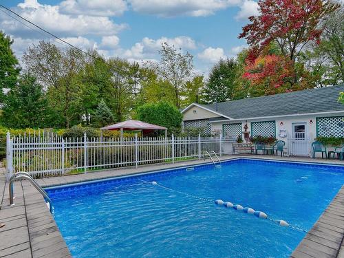 Pool - 153 Rue L'Espérance, Lavaltrie, QC - Outdoor With In Ground Pool With Backyard