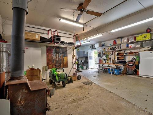 Garage - 153 Rue L'Espérance, Lavaltrie, QC - Indoor Photo Showing Garage