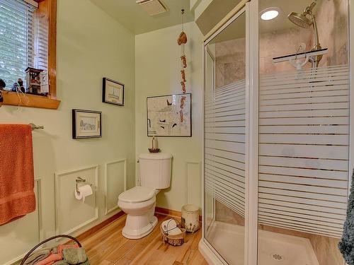 Bathroom - 153 Rue L'Espérance, Lavaltrie, QC - Indoor Photo Showing Bathroom