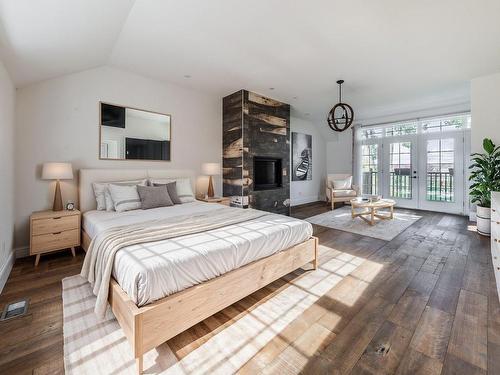 Master bedroom - 660 Grand Boulevard O., Saint-Bruno-De-Montarville, QC - Indoor Photo Showing Bedroom With Fireplace