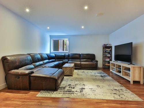 Salle familiale - 316 Rue Jean-Talon, Saint-Jean-Sur-Richelieu, QC - Indoor Photo Showing Living Room