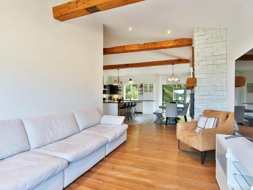 Salon - 316 Rue Jean-Talon, Saint-Jean-Sur-Richelieu, QC - Indoor Photo Showing Living Room