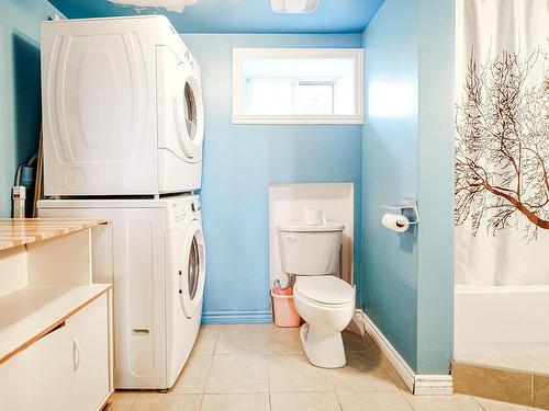 Bathroom - 6070  - 6077 Rue Alexandre, Brossard, QC - Indoor Photo Showing Laundry Room