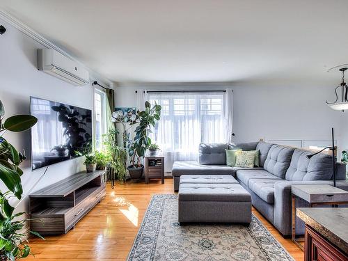 Salon - 59 Rue Haineault, Salaberry-De-Valleyfield, QC - Indoor Photo Showing Living Room