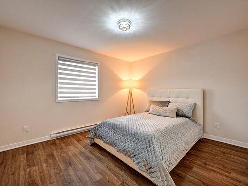 Chambre Ã  coucher principale - 204 Rue Mactier, Mascouche, QC - Indoor Photo Showing Bedroom