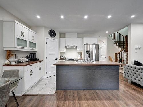 Salle Ã  manger - 204 Rue Mactier, Mascouche, QC - Indoor Photo Showing Kitchen With Double Sink