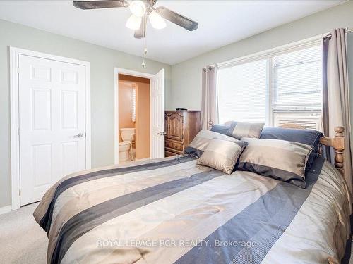 19621 Centre St, East Gwillimbury, ON - Indoor Photo Showing Bedroom