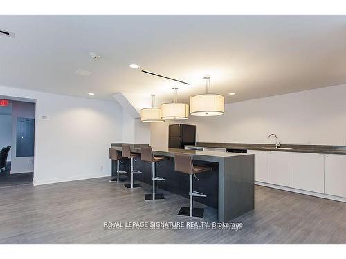 1709-1940 Ironstone Dr, Burlington, ON - Indoor Photo Showing Kitchen