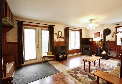 Hall - 52  - 54 Ch. Des Rochers, Saint-Sauveur, QC - Indoor Photo Showing Living Room