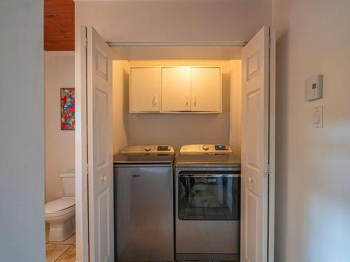 Laundry room - 1580 Ch. De L'Avalanche, Saint-Adolphe-D'Howard, QC - Indoor Photo Showing Laundry Room