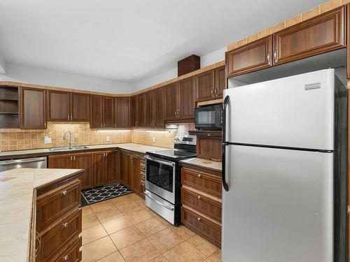 Kitchen - 1317 Rue Molard, Québec (La Haute-Saint-Charles), QC - Indoor Photo Showing Kitchen With Double Sink