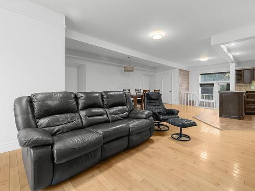 Living room - 1317 Rue Molard, Québec (La Haute-Saint-Charles), QC - Indoor Photo Showing Living Room