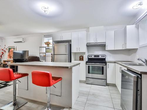 Kitchen - 10821 Av. Des Laurentides, Montréal (Montréal-Nord), QC - Indoor Photo Showing Kitchen With Double Sink