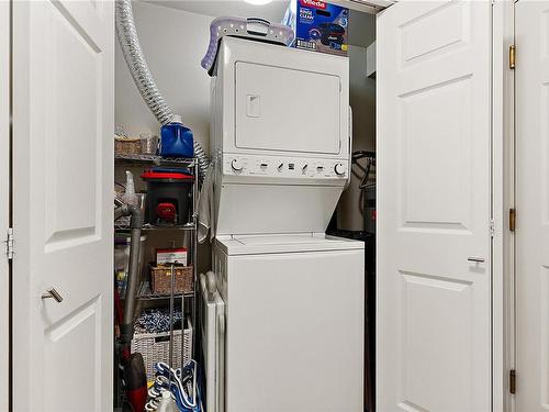 101-1240 Verdier Ave, Central Saanich, BC - Indoor Photo Showing Laundry Room