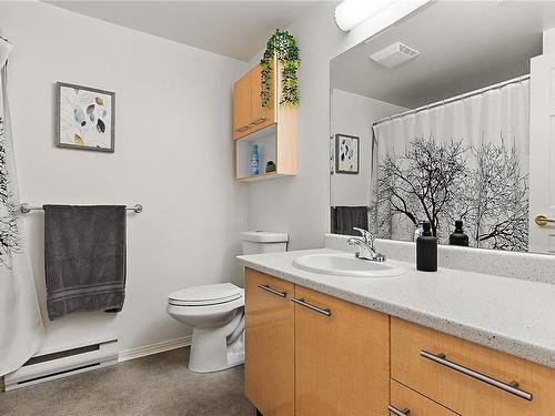 101-1240 Verdier Ave, Central Saanich, BC - Indoor Photo Showing Bathroom