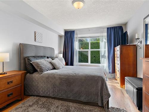 101-1240 Verdier Ave, Central Saanich, BC - Indoor Photo Showing Bedroom