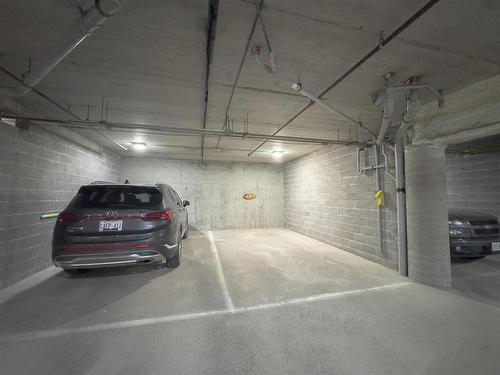 302 471 Lakevview Drive, Kenora, ON - Indoor Photo Showing Garage