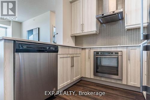 1406 - 2081 Fairview Street, Burlington, ON - Indoor Photo Showing Kitchen