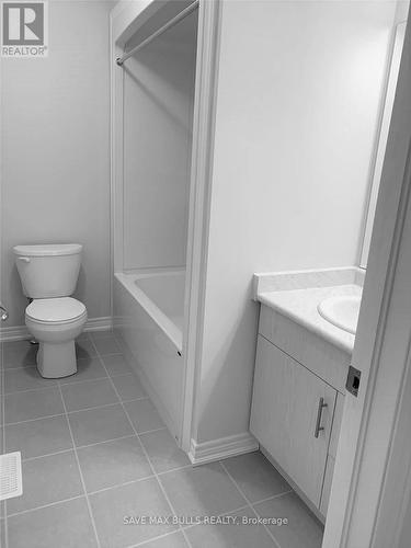 459 Julia Drive, Welland, ON - Indoor Photo Showing Bathroom