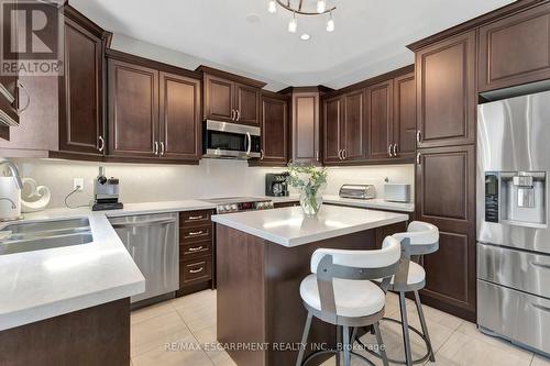 39 Morning Mist Drive, Hamilton, ON - Indoor Photo Showing Kitchen With Double Sink