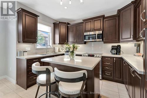 39 Morning Mist Drive, Hamilton, ON - Indoor Photo Showing Kitchen