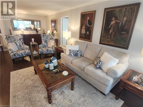 1415 Ghent Avenue Unit# 905, Burlington, ON - Indoor Photo Showing Living Room