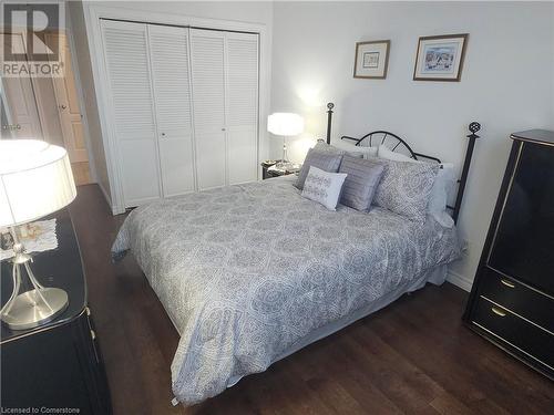 1415 Ghent Avenue Unit# 905, Burlington, ON - Indoor Photo Showing Bedroom