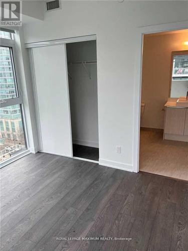 1110 - 251 Manitoba Street, Toronto, ON - Indoor Photo Showing Other Room