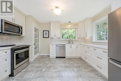 25 Caroline Street, Halton Hills, ON - Indoor Photo Showing Kitchen With Upgraded Kitchen