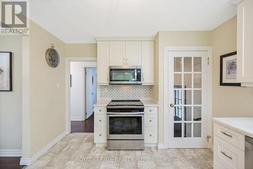 25 Caroline Street, Halton Hills, ON - Indoor Photo Showing Kitchen