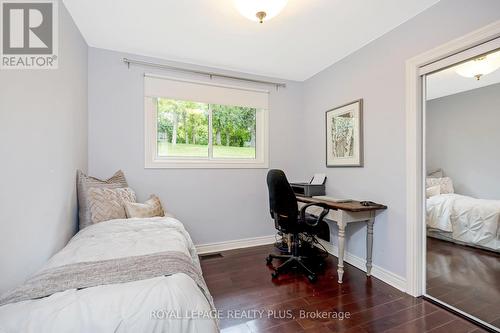 25 Caroline Street, Halton Hills, ON - Indoor Photo Showing Bedroom