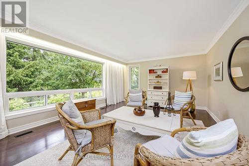 25 Caroline Street, Halton Hills, ON - Indoor Photo Showing Living Room