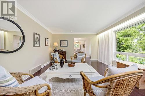 25 Caroline Street, Halton Hills, ON - Indoor Photo Showing Dining Room