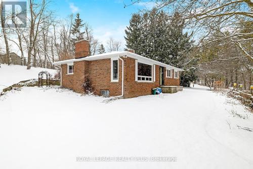 25 Caroline Street, Halton Hills, ON - Outdoor