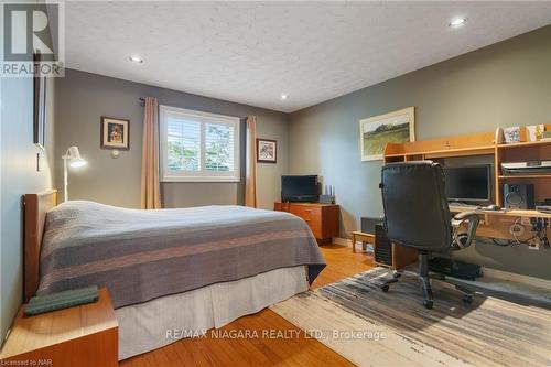 31 Crysler Crescent, Thorold, ON - Indoor Photo Showing Bedroom