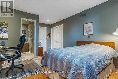 31 Crysler Crescent, Thorold, ON - Indoor Photo Showing Bedroom