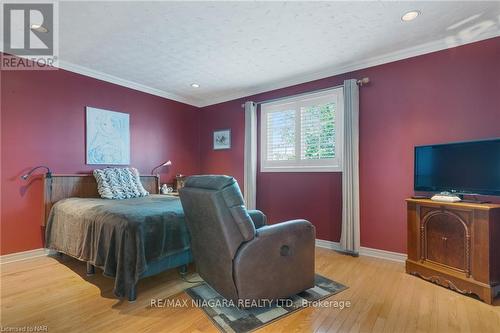 31 Crysler Crescent, Thorold, ON - Indoor Photo Showing Bedroom