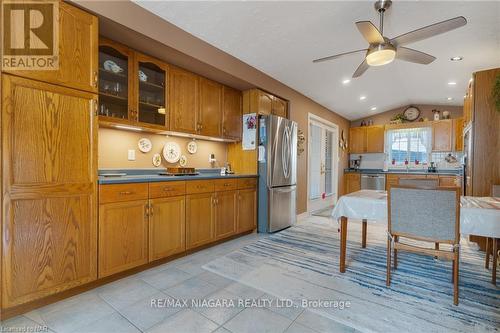 31 Crysler Crescent, Thorold, ON - Indoor Photo Showing Kitchen