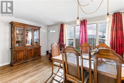 210 Glamis Road Unit# 13, Cambridge, ON - Indoor Photo Showing Dining Room