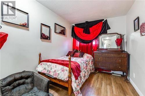 210 Glamis Road Unit# 13, Cambridge, ON - Indoor Photo Showing Bedroom