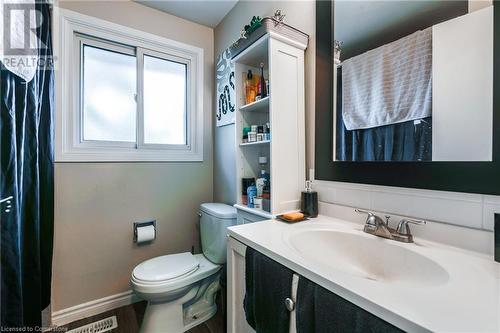 210 Glamis Road Unit# 13, Cambridge, ON - Indoor Photo Showing Bathroom