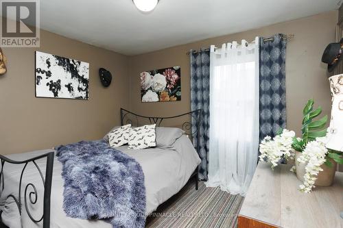 42 St David Street, Kawartha Lakes (Lindsay), ON - Indoor Photo Showing Bedroom