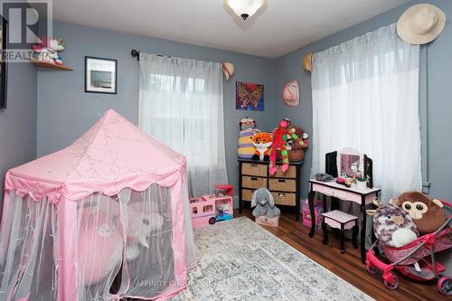 42 St David Street, Kawartha Lakes (Lindsay), ON - Indoor Photo Showing Bedroom