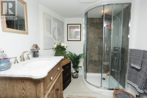 42 St David Street, Kawartha Lakes (Lindsay), ON - Indoor Photo Showing Bathroom