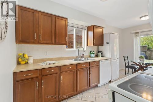 168 Emerald Road, London, ON - Indoor Photo Showing Kitchen With Double Sink