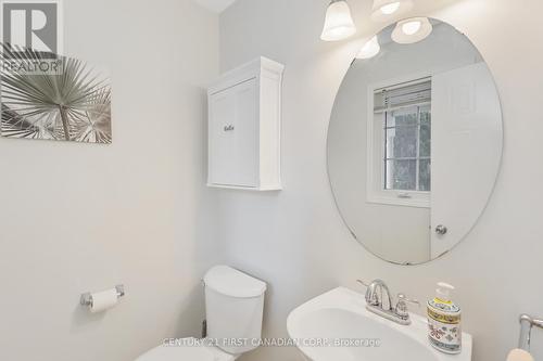 168 Emerald Road, London, ON - Indoor Photo Showing Bathroom