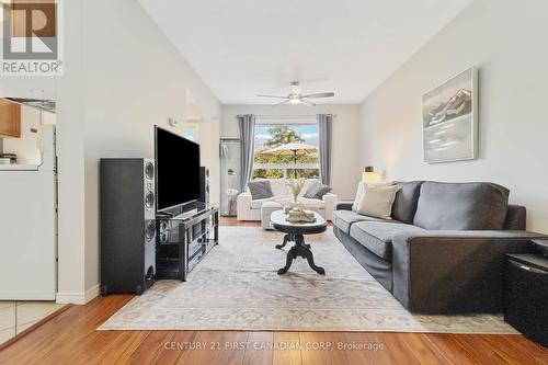 168 Emerald Road, London, ON - Indoor Photo Showing Living Room