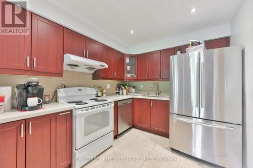 190 - 20 Moonstone Byway, Toronto, ON - Indoor Photo Showing Kitchen