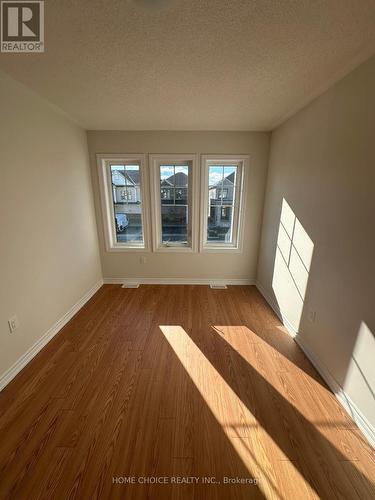 30 Durham Avenue, Barrie, ON - Indoor Photo Showing Other Room